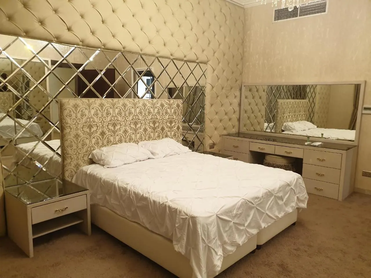 Al Wahda Private Couples Room Abu Dhabi Aparthotel